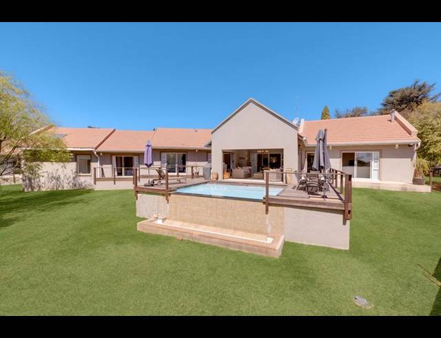 FARM FOR SALE IN BRYANSTON